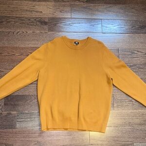 Uniqlo Men's Golden Crewneck Sweater